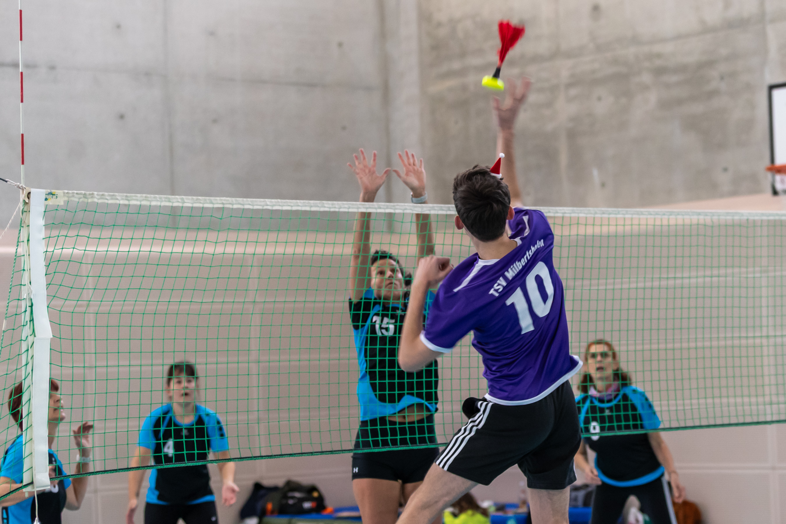 Angriff Milbertshofen 1 Jungen gegen Block Erika Buchberger, Team MTV Pfaffenhofen.